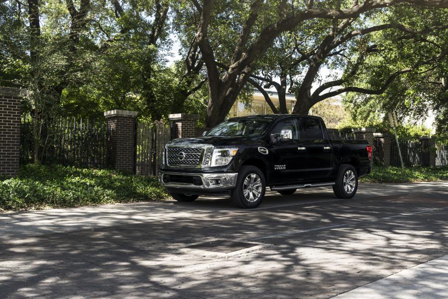  Nissan Texas Titan Crew Cab 2016 года  (фото 12 из 20)
